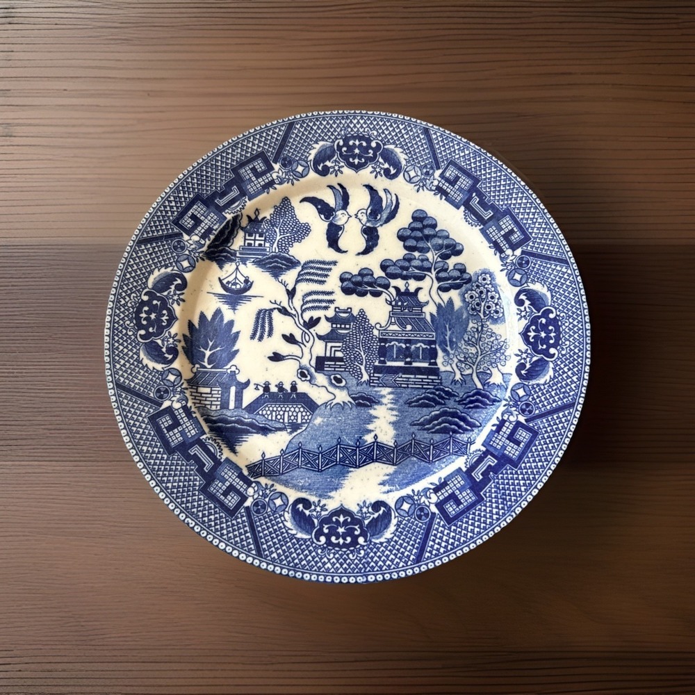 Vintage Blue Willow Transfer Ware Japan 9" Salad Dinner Plate Dish